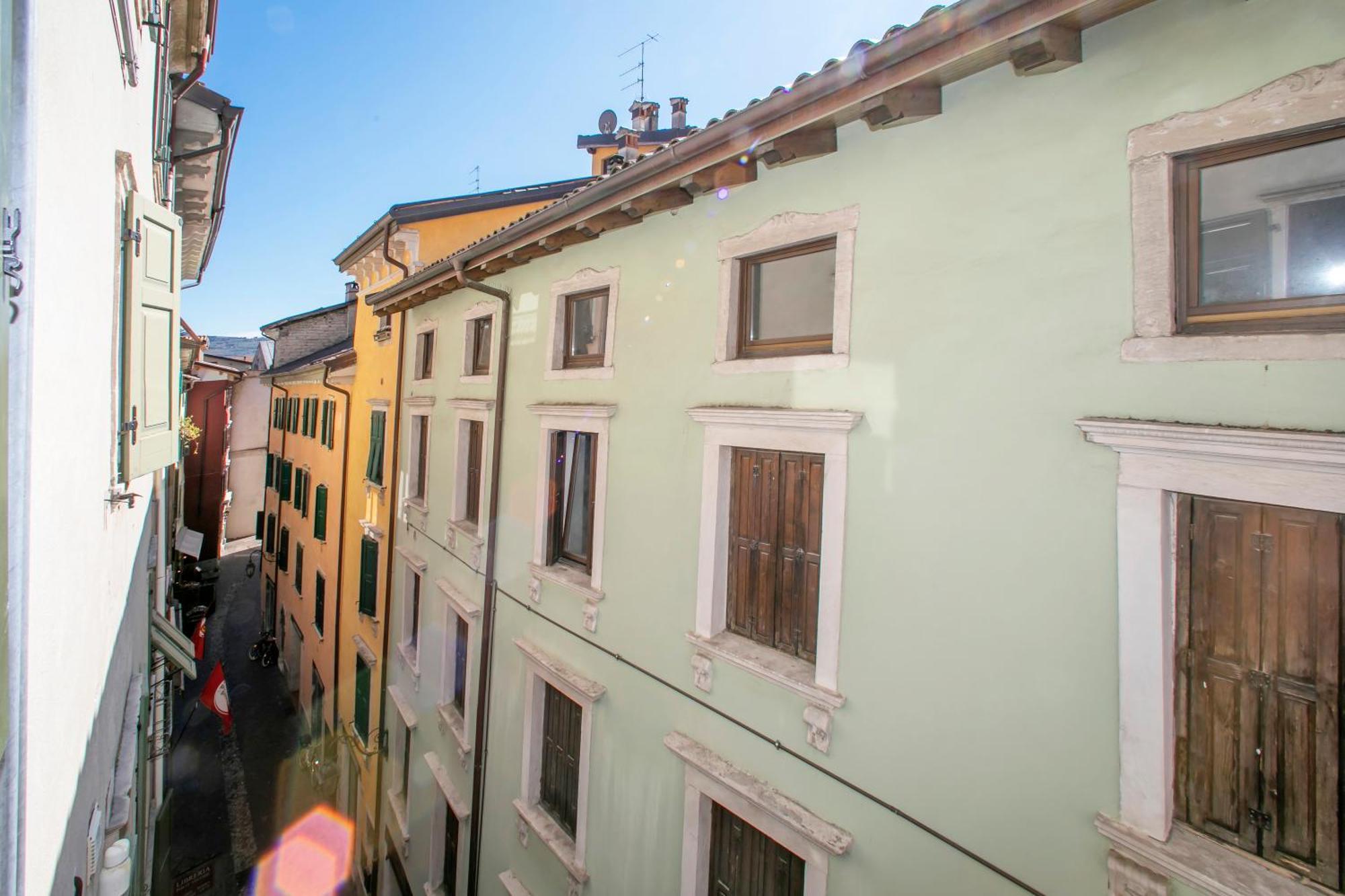 Nido Sui Tetti Di Riva Del Garda - Happy Rentals Exterior photo